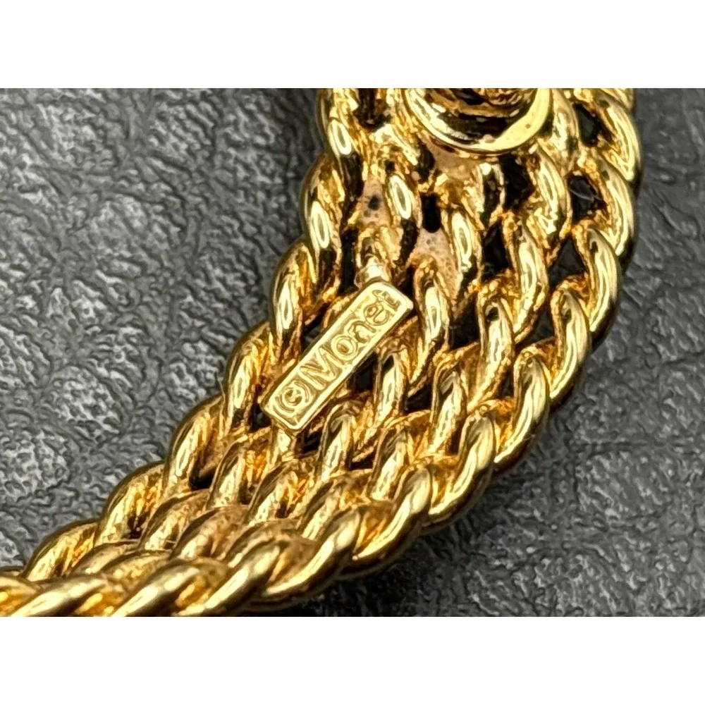 Monet 80s Twisted Rope Circle Brooch Pin Gold Tone